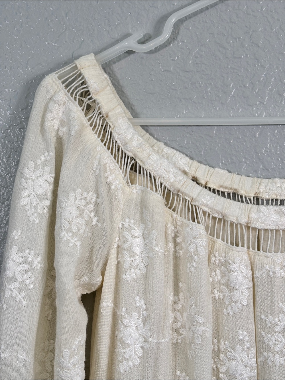 ASTR The Label off shoulder cream embroidered shift dress Sz. S - Picture 4 of 8